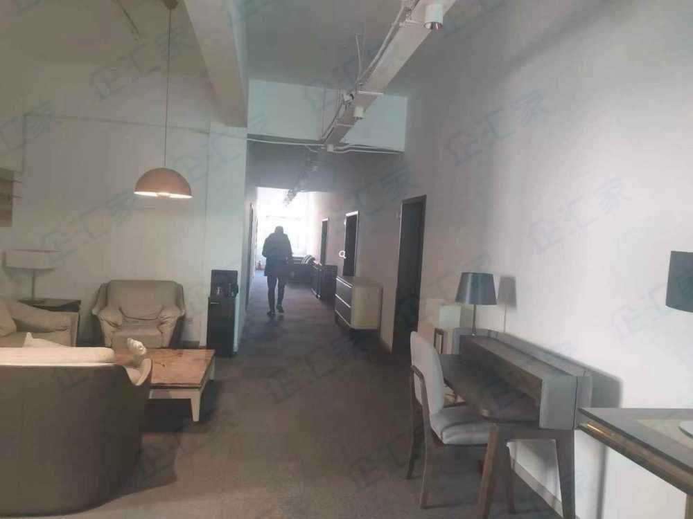 整栋约2600平,配电: 300kv