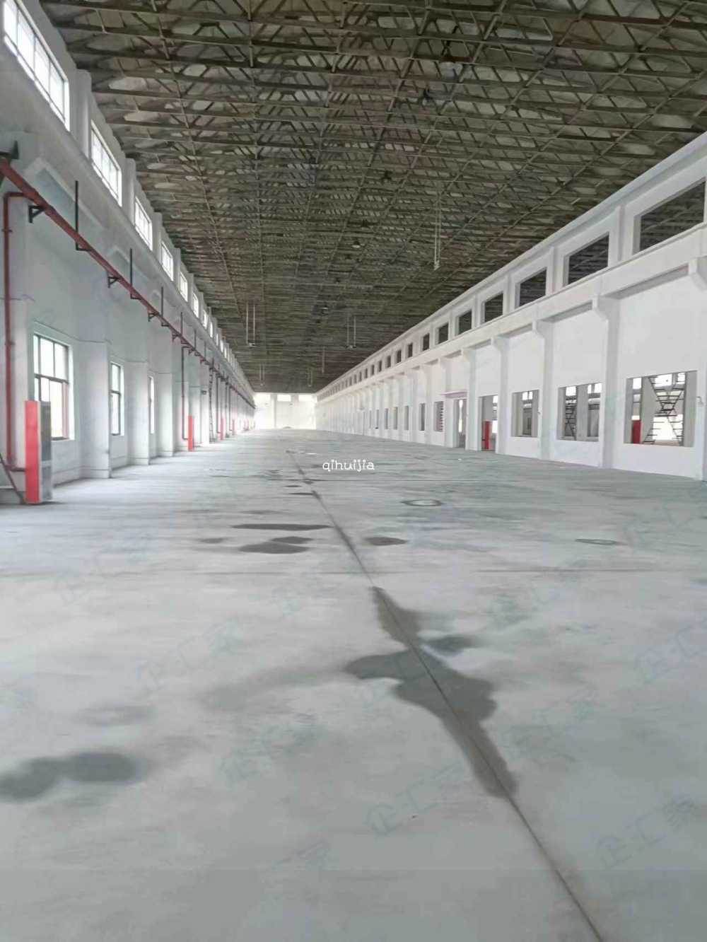 层高10米,配电3150kv,有行车牛腿