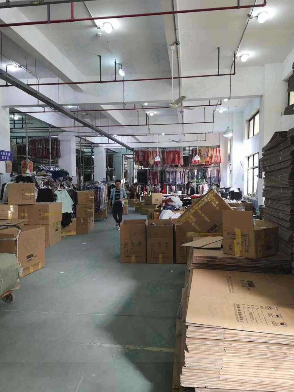 大车进出方便,距离地铁口近