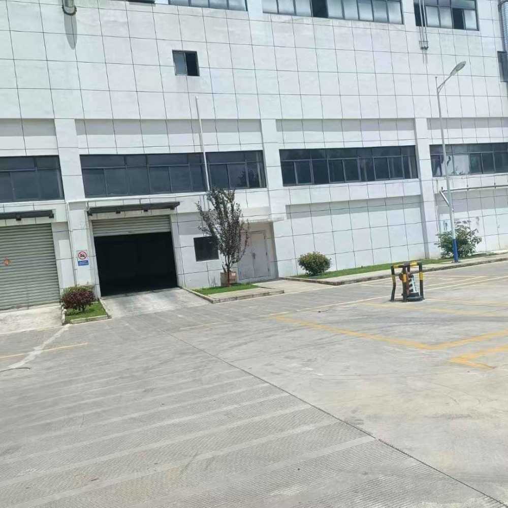 一楼8米,丙类带消防,户型1670/3350、可分租
