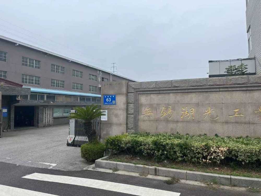 两部行车,机械性厂房,大车好进出