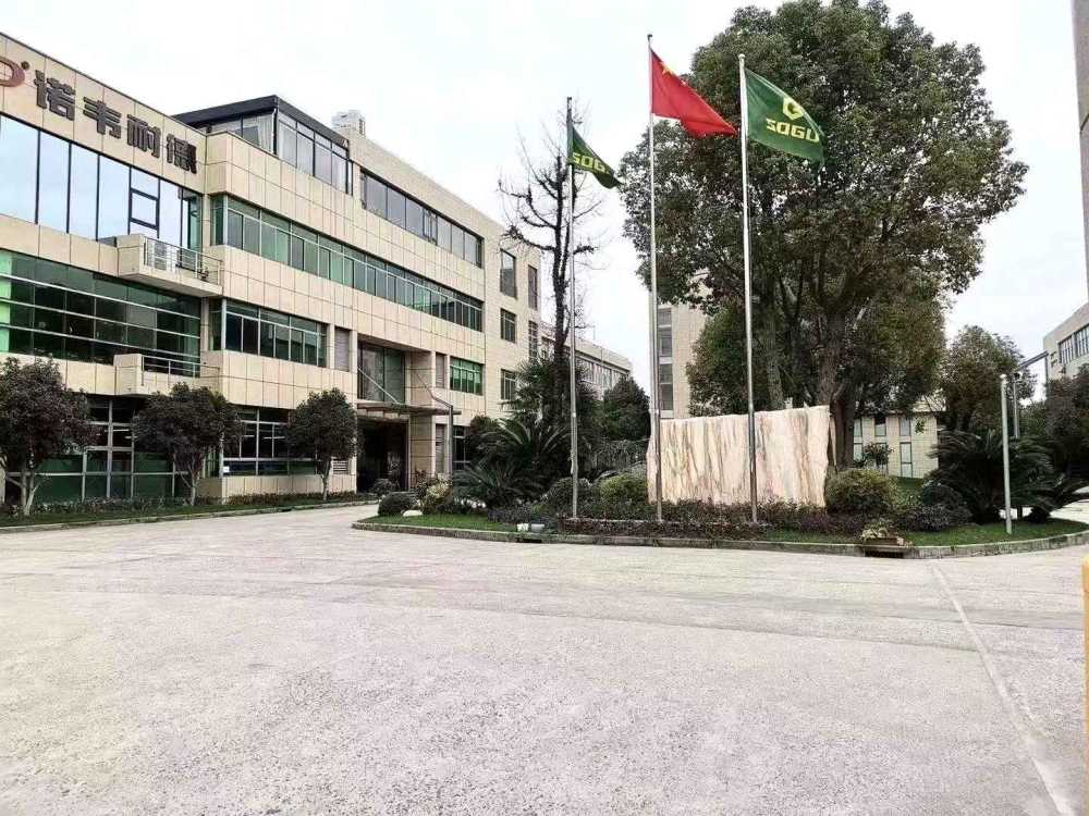 可整租,层高4米