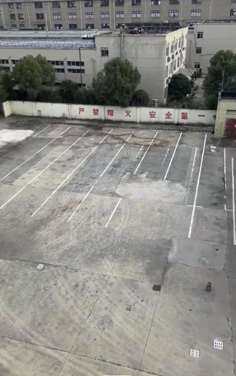 场地超大,车间行车：3t