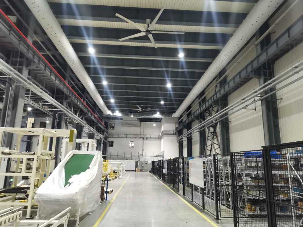 工业104地块,层高12米,配电2500KVA