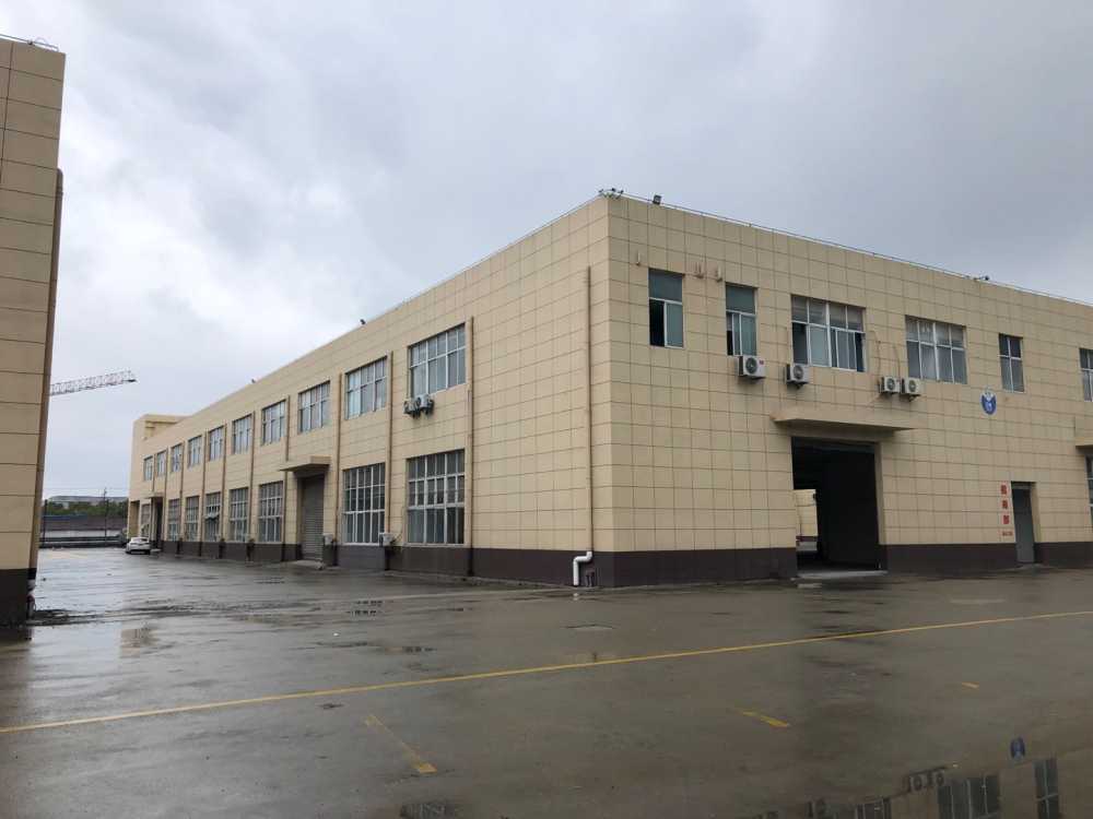 独门独院,空地大