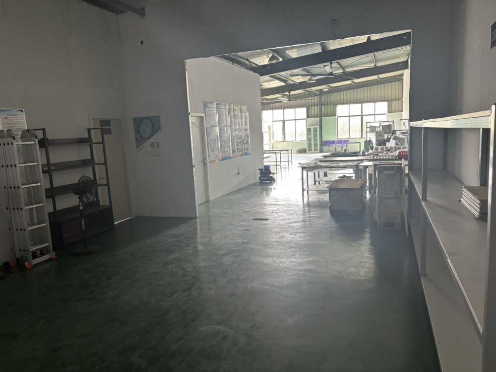 靠近博园路汽配城