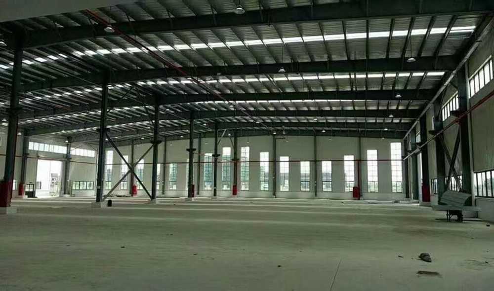火车头式园区，金刚砂固化地坪，,丙二类消防，