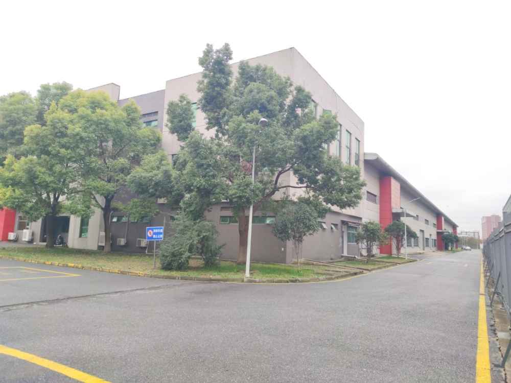 层高12米，,丙类消防带喷淋