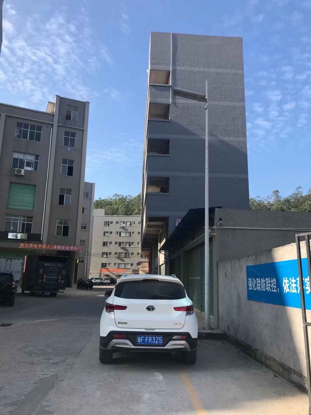 配电2000KVA,距外环高速出口2公里