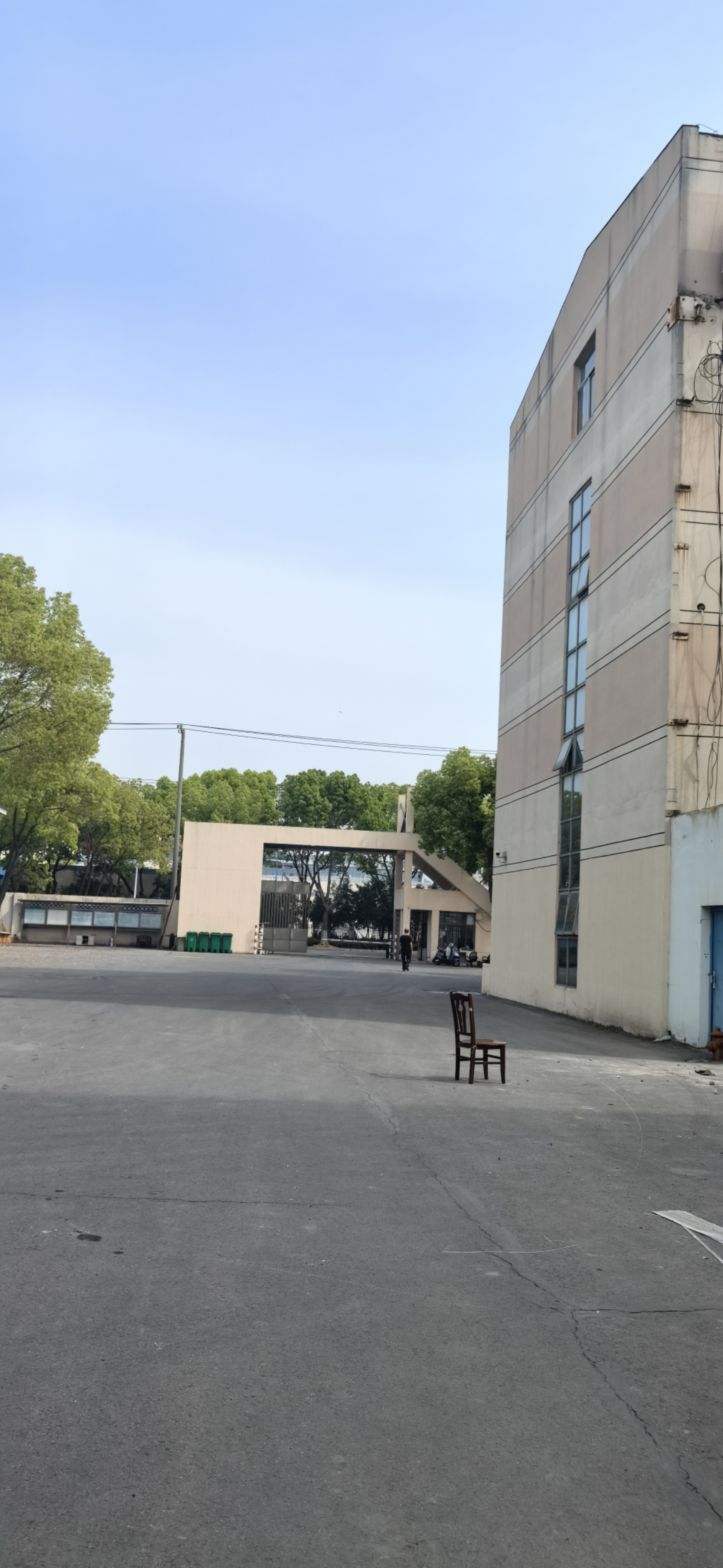 带行车