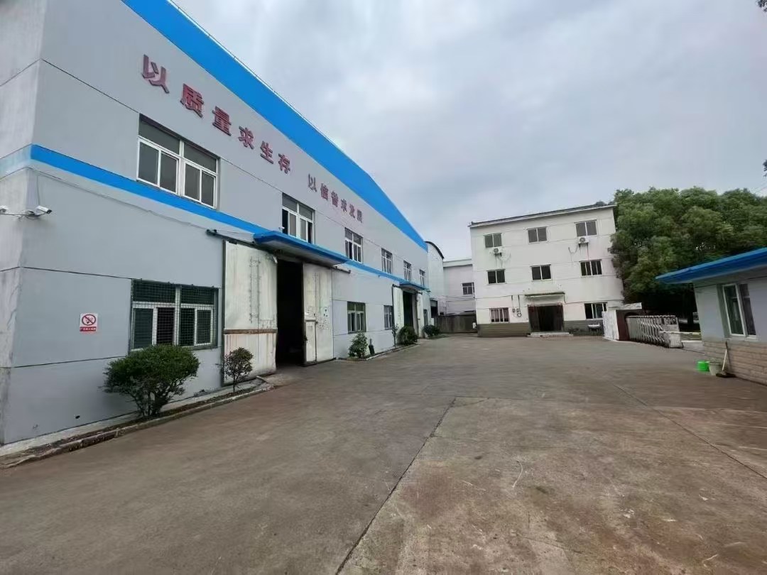 单层，无立柱，全新环氧地坪，带行车