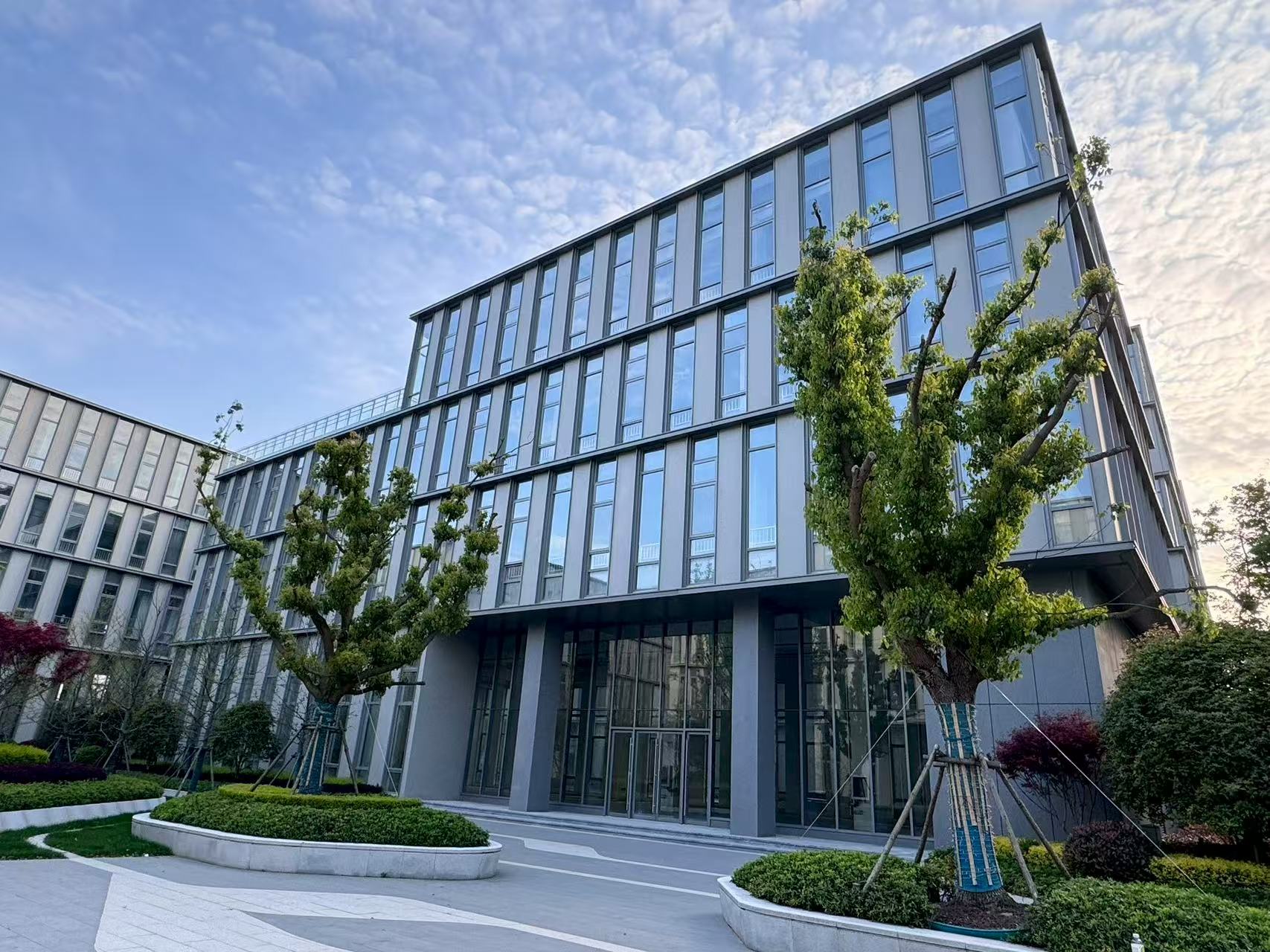 独栋，多层，新建厂房，精装修交付