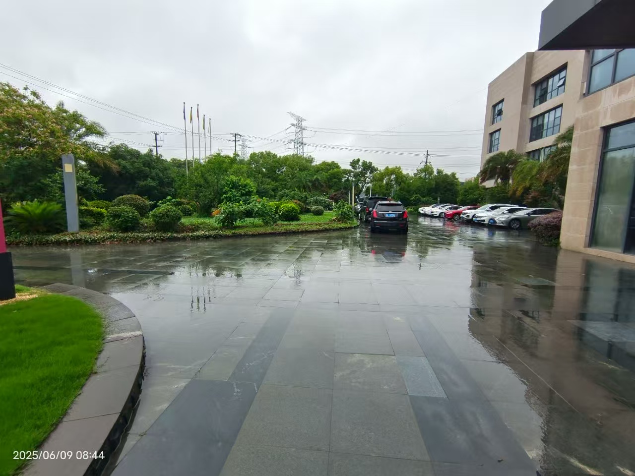 精装办公，独门独院