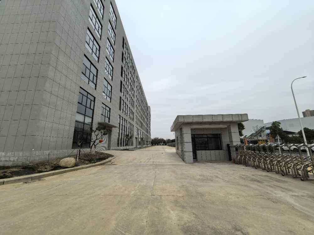 占地约65亩,可分割最小面积约2500平米